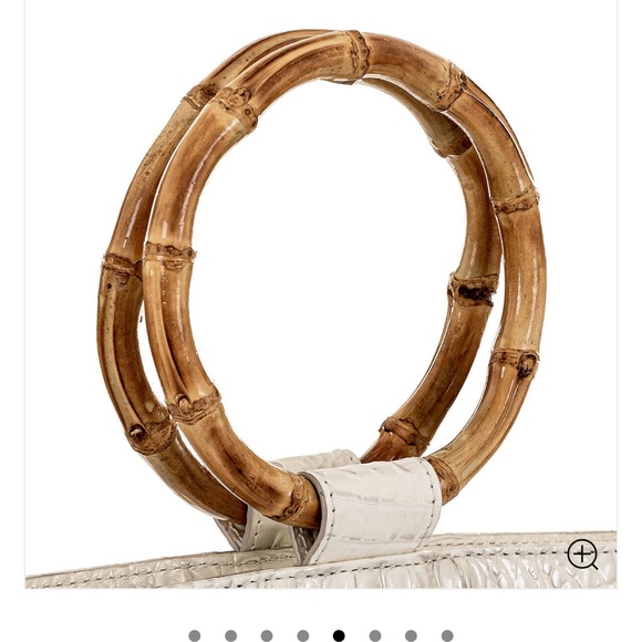 Gorgeous bag beautiful detail handle wood perfect size too - Picture 5 of 8